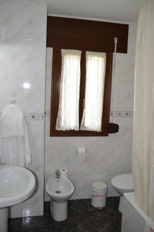 Labella - Hostal Rural Restaurante La Calahorra Ngoại thất bức ảnh