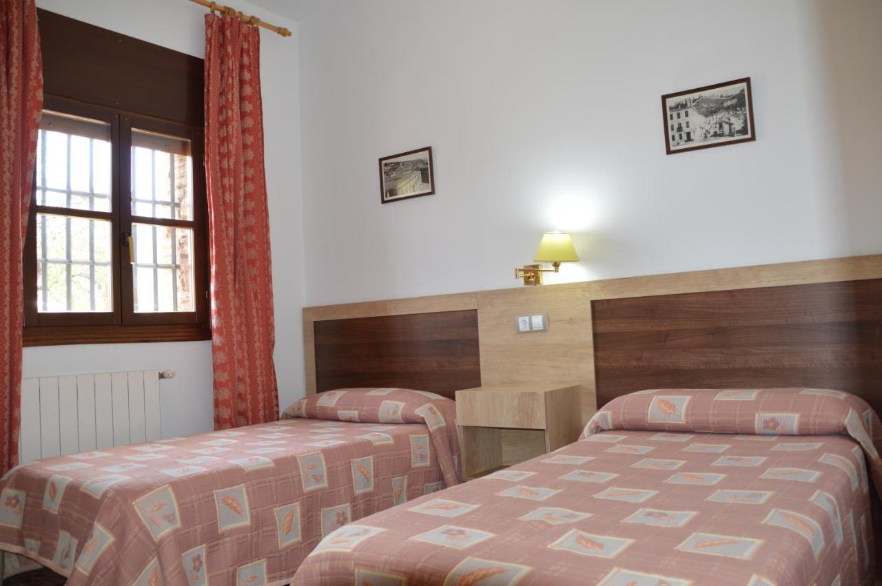Labella - Hostal Rural Restaurante La Calahorra Ngoại thất bức ảnh